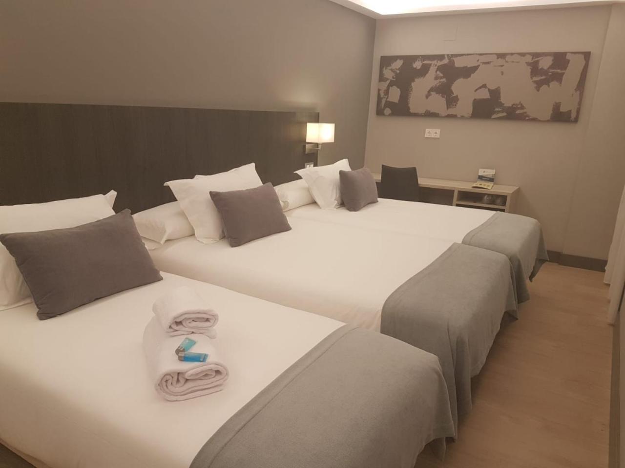 Hotel Cruz De La Victoria El Berron エクステリア 写真